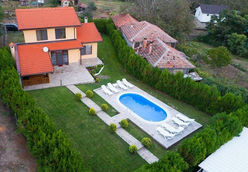 Guest House Beniart Vetrintsi Exterior foto