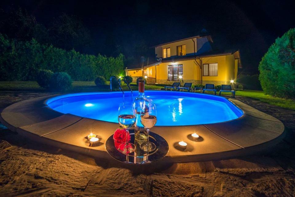 Guest House Beniart Vetrintsi Exterior foto